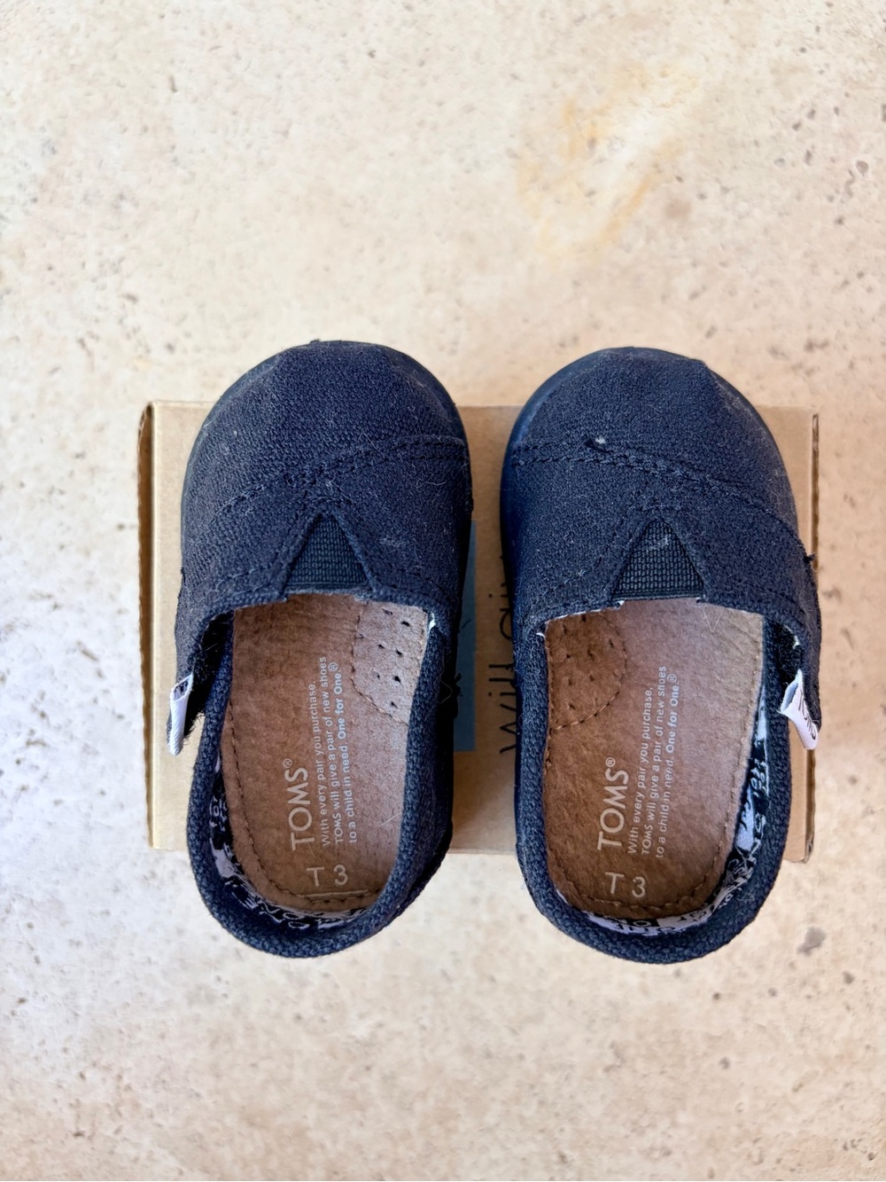 Toms Tiny Classic Black Canvas, Size 3